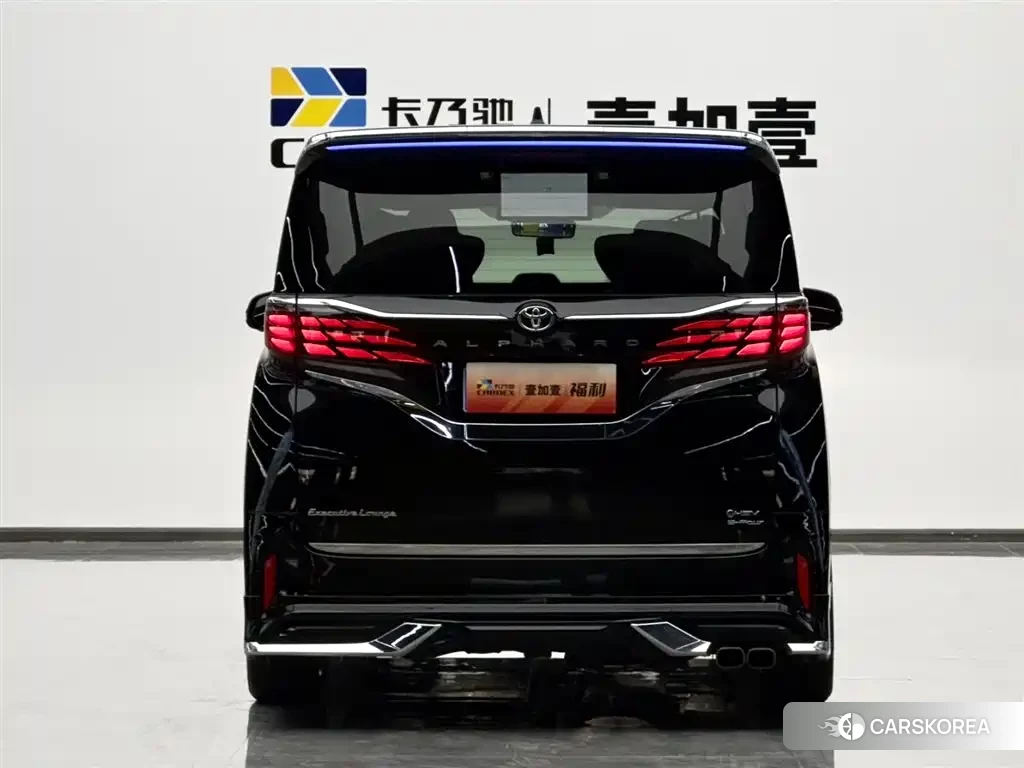 Toyota Alphard 2023 Черный из Китая, фото 3