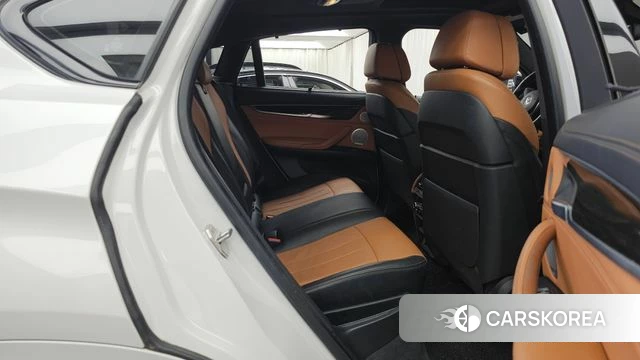 BMW X6 (F16) 2018 Белый из Кореи, фото 3