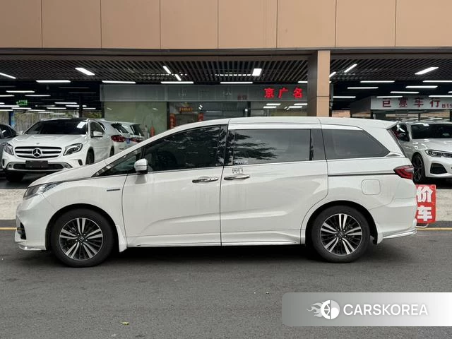 Honda Odyssey 2021 Белый из Китая, фото 3
