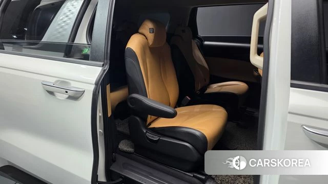 Kia Carnival 4th generation 2023 Белый из Кореи, фото 3