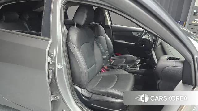 Kia The New K3 2nd generation 2021 Серебряный из Кореи, фото 3