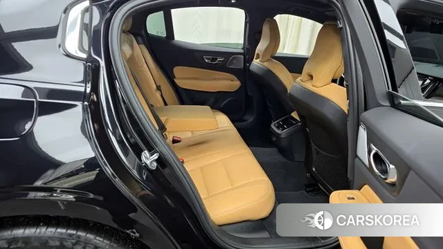 Volvo S60 3rd generation 2023 Черный из Кореи, фото 3