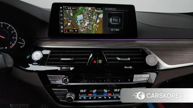 BMW 5 Series (G30) 2019 Светло-серебряный цвет из Кореи, фото 3