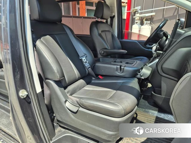 Hyundai Staria 2022 Серый из Кореи, фото 3