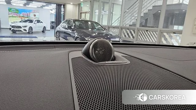 Volvo XC60 second Generation 2024 Белый из Кореи, фото 3