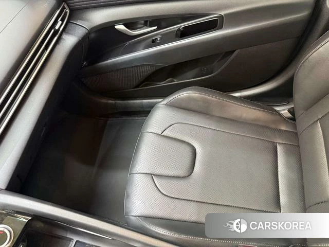 Hyundai Elantra 2023 Белый из Китая, фото 3