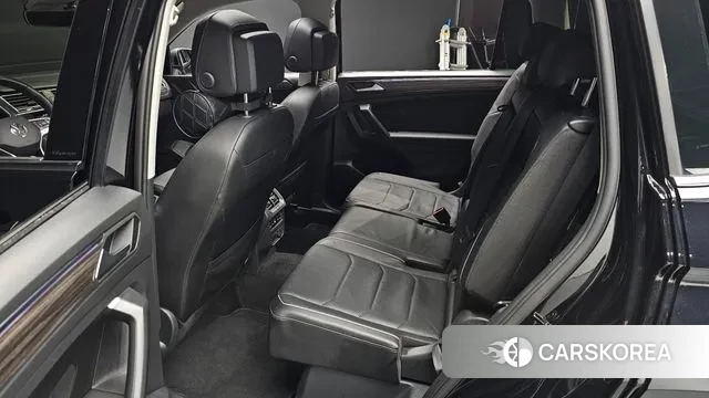 Volkswagen Tiguan Allspace 2022 Черный из Кореи, фото 3