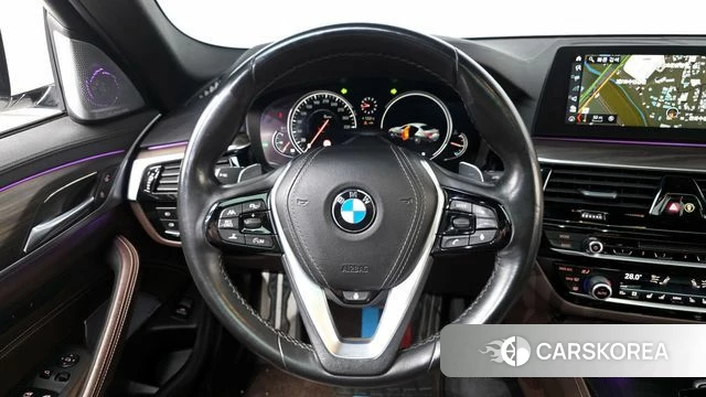 BMW 5 Series (G30) 2018 Белый из Кореи, фото 3