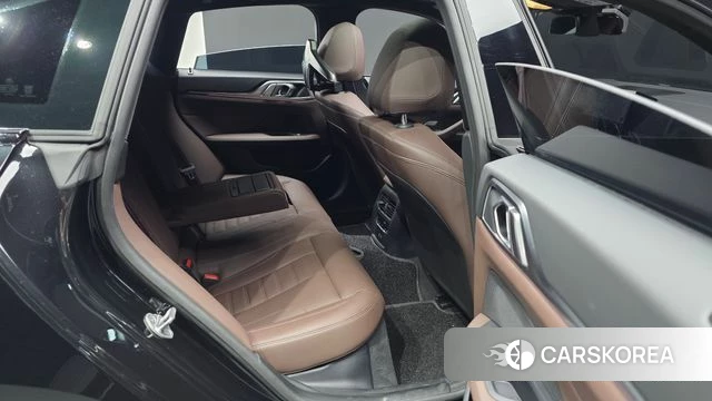 BMW 4 Series (G22) 2025 Черный из Кореи, фото 3