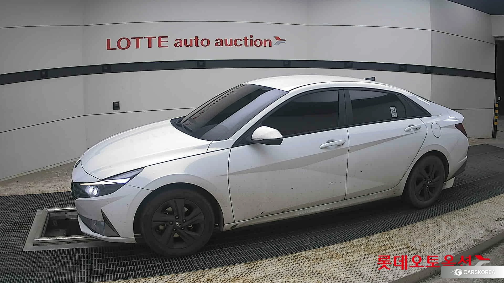 Hyundai Avante 2023 Polar White из Кореи, фото 3