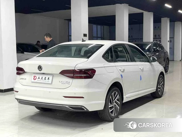 Volkswagen Lavida 2022 Белый из Китая, фото 3