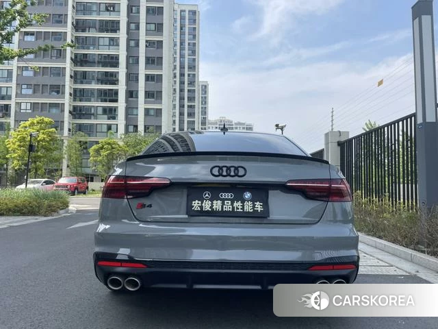 Audi S4 2021 Темно-серый из Китая, фото 3