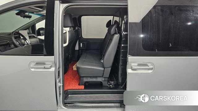 Hyundai Staria 2024 Серебряный из Кореи, фото 3