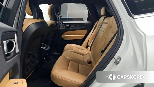 Volvo XC60 second Generation 2018 Белый из Кореи, фото 3