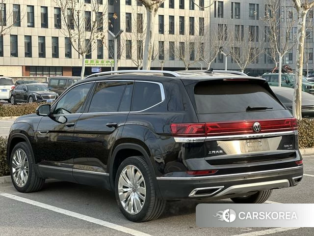 Volkswagen Tourang 2022 Черный из Китая, фото 3