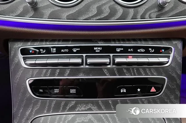 Mercedes-Benz E-Class W213 2022 Светло-серебряный цвет из Кореи, фото 3