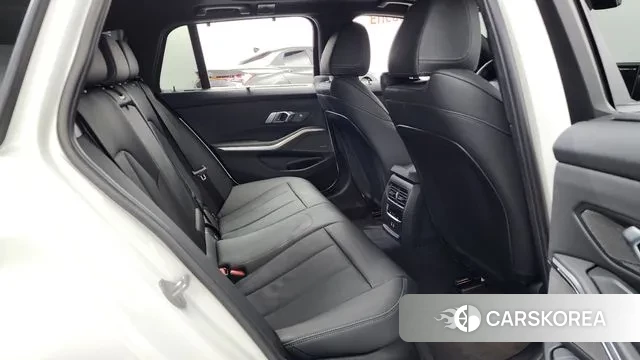 BMW 3 Series (G20) 2023 Белый из Кореи, фото 3