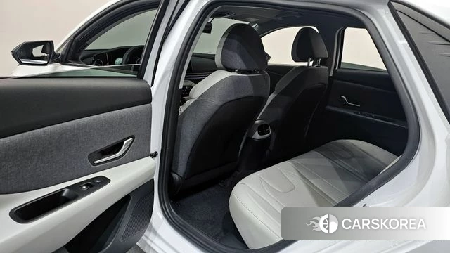 Hyundai Avante Hybrid (CN7) 2021 Белый из Кореи, фото 3