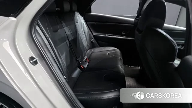 Hyundai Avante (CN7) 2022 Серебристо-серый из Кореи, фото 3