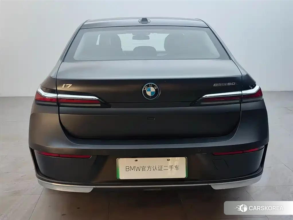 BMW i7 2023 Silver/gray из Китая, фото 3