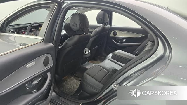 Mercedes-Benz E-Class W213 2018 Серый из Кореи, фото 3