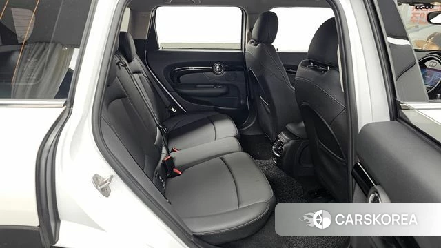 Mini Cooper Clubman 2023 Белый из Кореи, фото 3