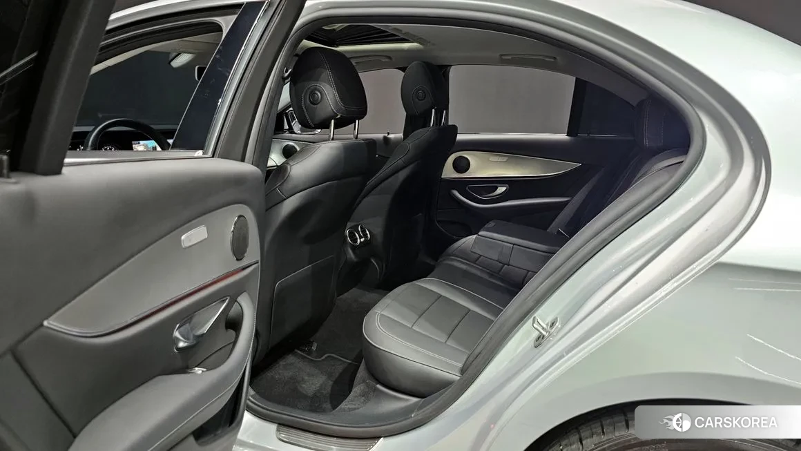 Mercedes-Benz E-Class W213 2019 Серебристо-серый из Кореи, фото 3