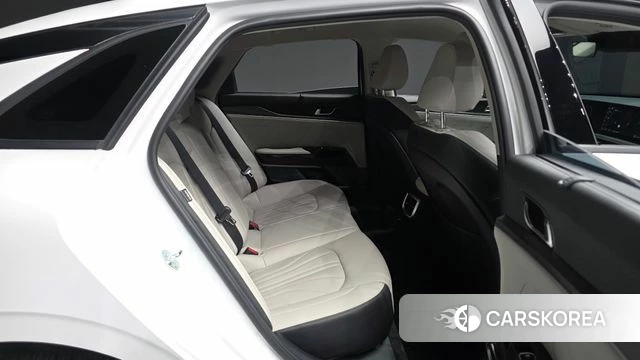 Kia The New K5 3rd generation 2025 Белый из Кореи, фото 3