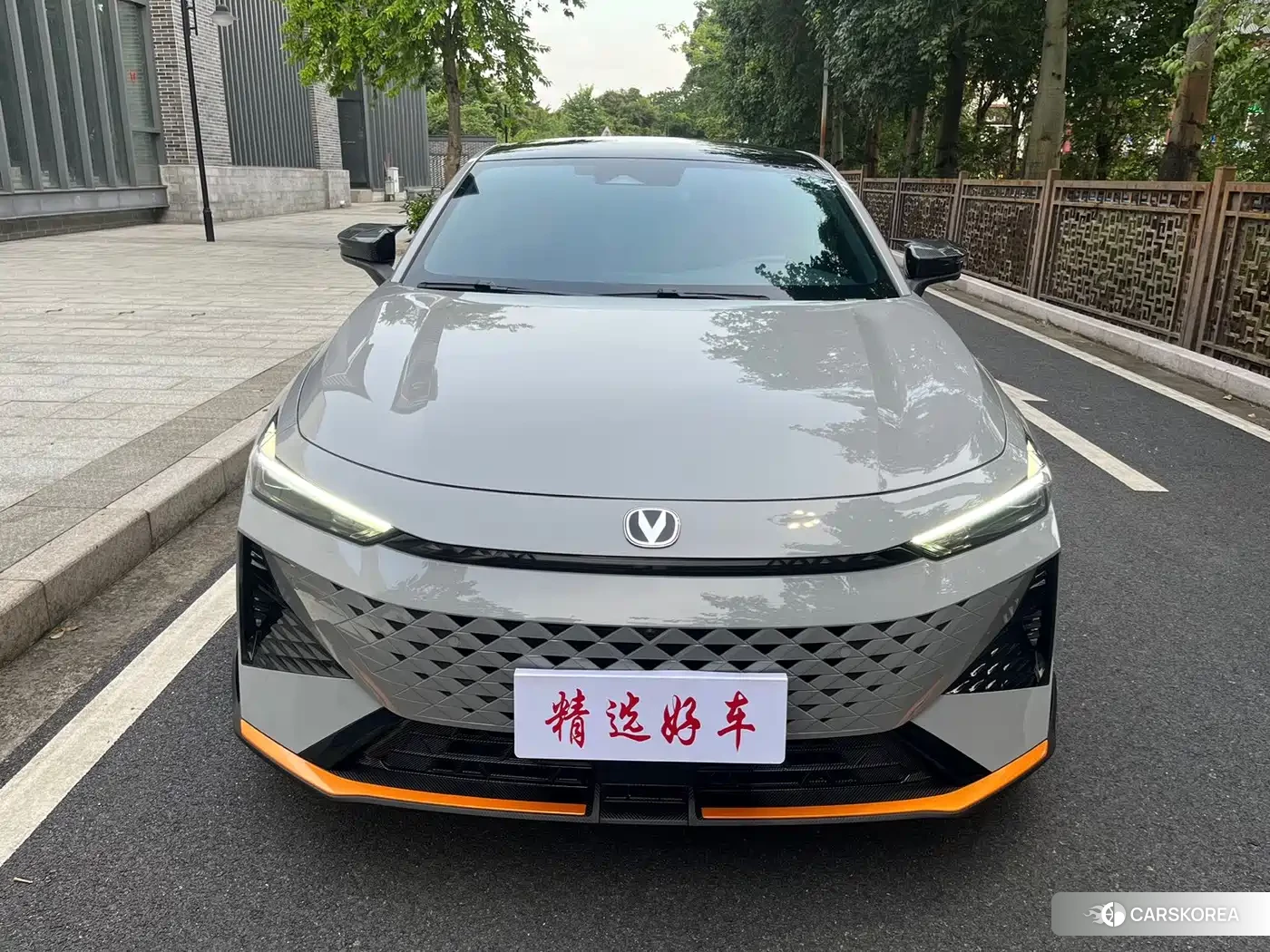Chang'an UNI-V 2026 Silver/gray из Китая, фото 3