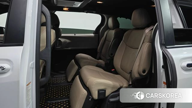 Toyota Sienna 4th Generation 2022 Белый из Кореи, фото 3