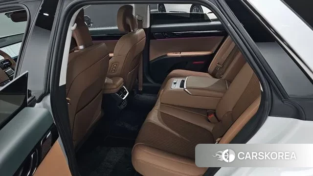 Hyundai Grandeur Hybrid (GN7) 2023 Белый из Кореи, фото 3