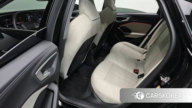 Audi A5 (B10) 2025 Черный из Кореи, фото 3