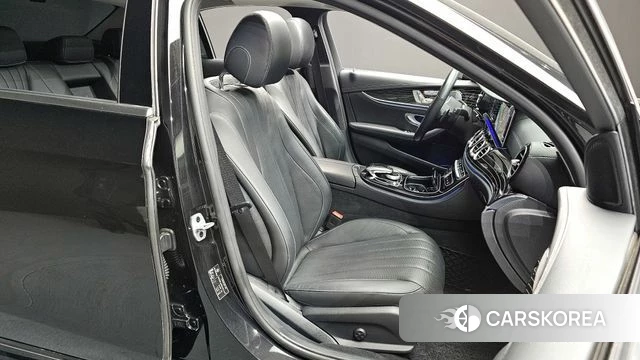 Mercedes-Benz E-Class W213 2019 Черный из Кореи, фото 3