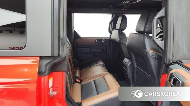 Ford Bronco 6th Generation 2024 Красный из Кореи, фото 3