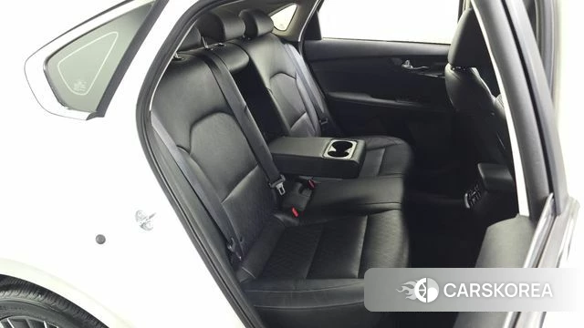 Kia The New K3 2nd generation 2021 Белый из Кореи, фото 3