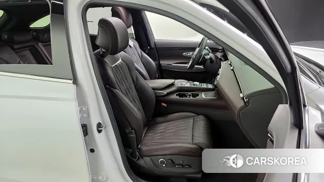 Genesis GV70 2022 Белый из Кореи, фото 3