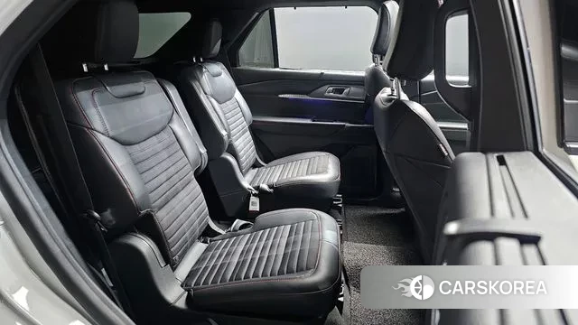 Ford Explorer 6th Generation 2025 Белый из Кореи, фото 3