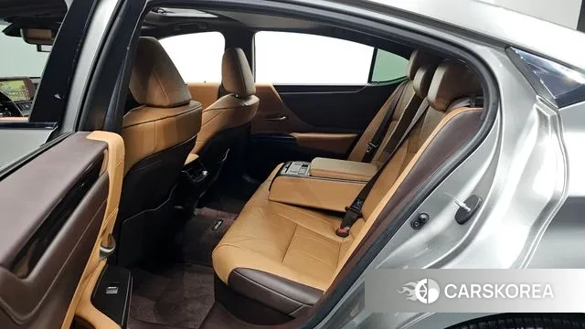 Lexus ES300h 7th generation 2020 Серый из Кореи, фото 3