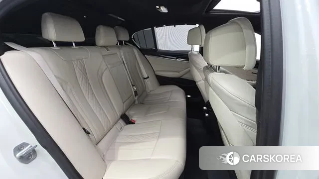 BMW 5 Series (G30) 2019 Белый из Кореи, фото 3