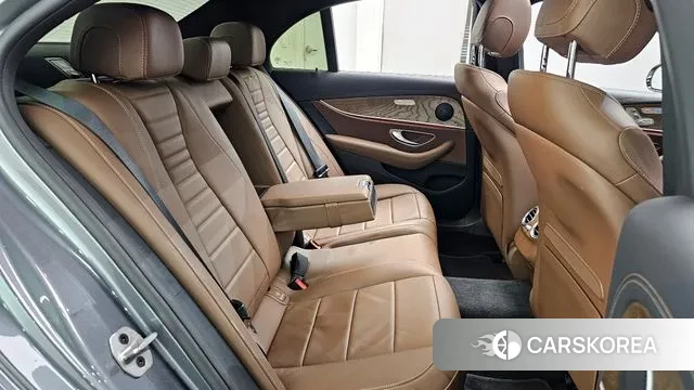 Mercedes-Benz E-Class W213 2021 Серый из Кореи, фото 3