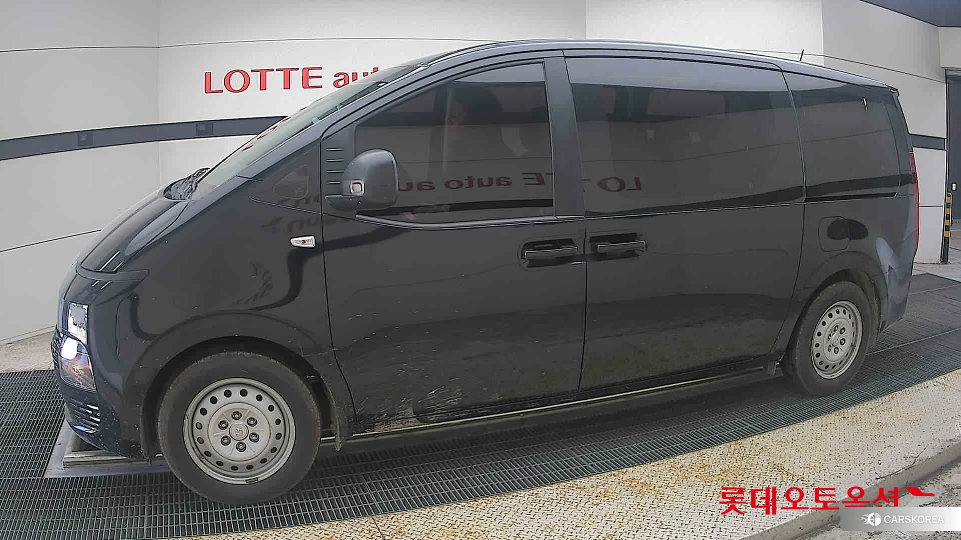 Hyundai Staria 2022 Abyss Black Pearl из Кореи, фото 3