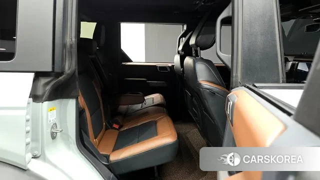 Ford Bronco 6th Generation 2023 Серебристо-серый из Кореи, фото 3