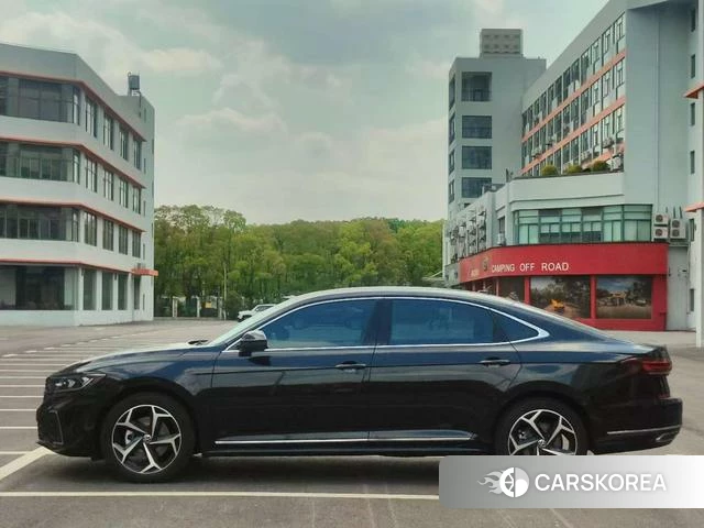 Volkswagen Passat 2024 Черный из Китая, фото 3