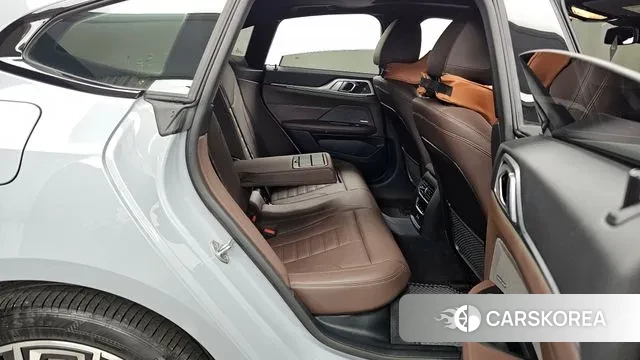 BMW i4 2022 Серебристо-серый из Кореи, фото 3