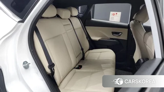 Hyundai Kona (SX2) 2023 Белый из Кореи, фото 3