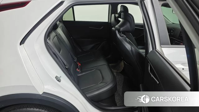 Kia Di Ol Nu Niro 2022 Белый из Кореи, фото 3