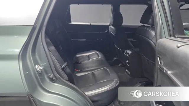 Ssangyong Torres 2022 Темно-зеленый из Кореи, фото 3