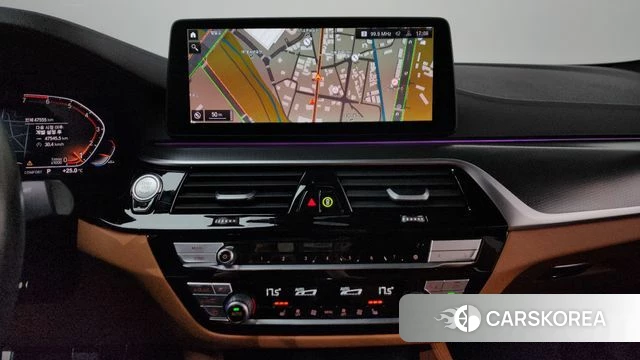 BMW 5 Series (G30) 2023 Черный из Кореи, фото 3