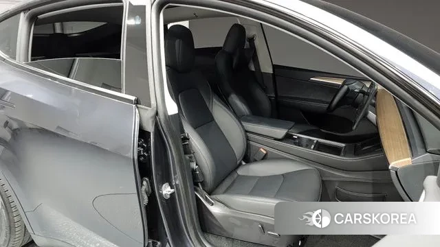 Tesla Model Y 2024 Серый из Кореи, фото 3