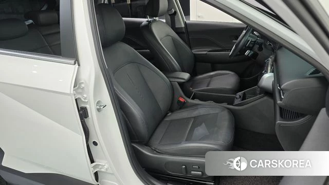 Hyundai Kona (SX2) 2023 Белый из Кореи, фото 3